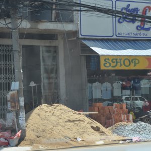 "Snapshots" of construction activities in Vietnam. Picture: Prof Dr Petra Schneider